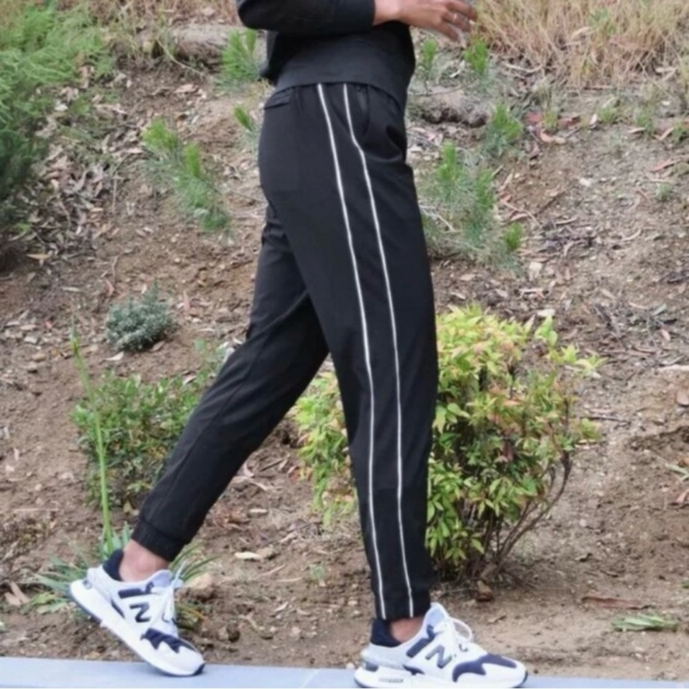 Athleta Black And White Brooklyn Jogger - Picture 2 of 10